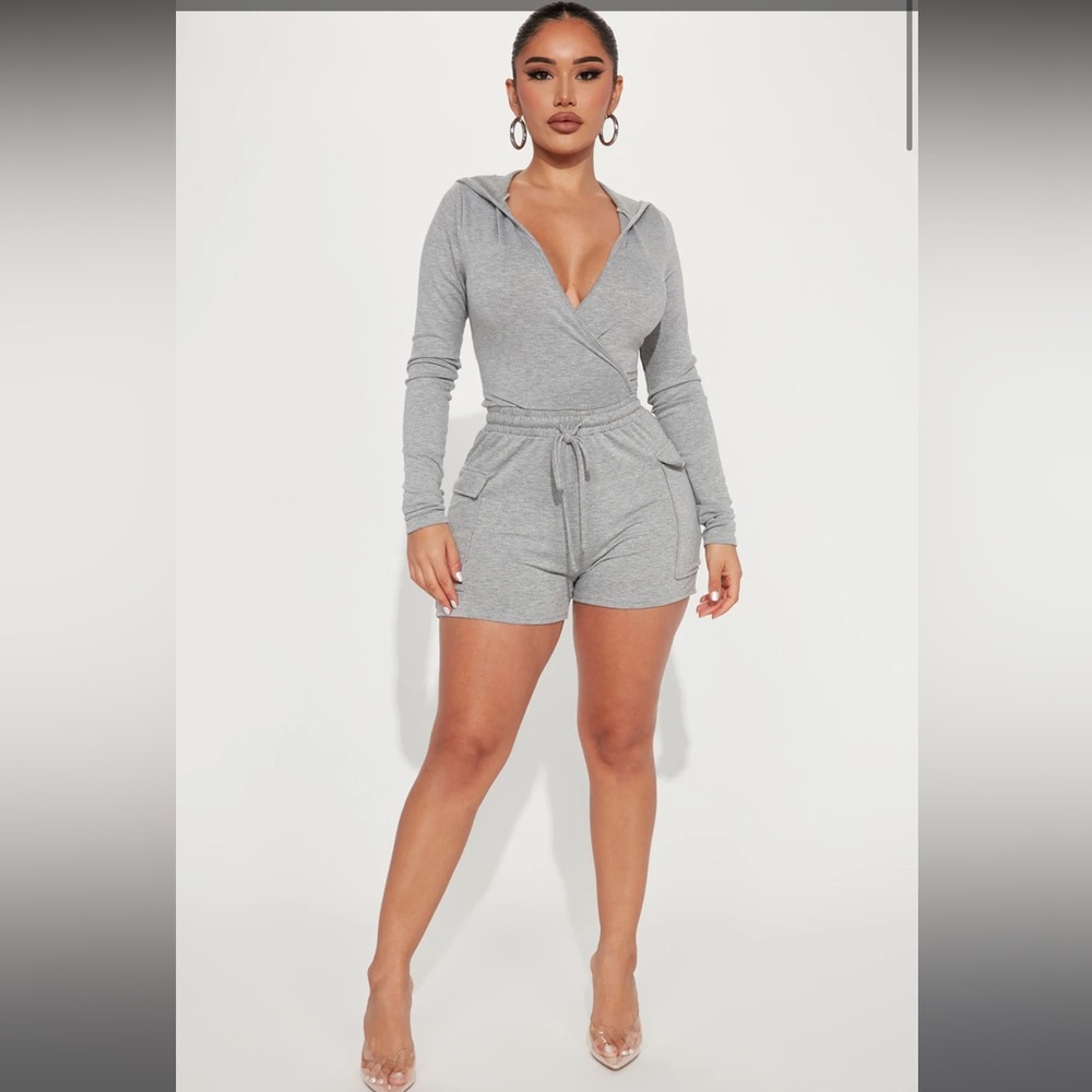 NWT Fashionnova Blair hooded romper